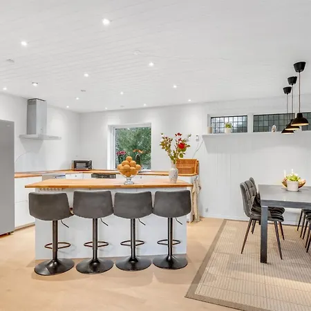 Siggut - 100m From The Sea By Interhome Bøtø By