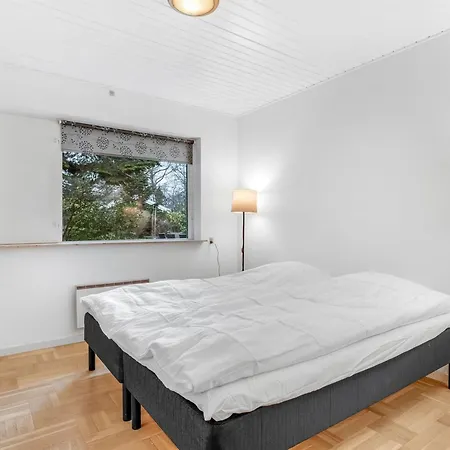 Siggut - 100m From The Sea By Interhome *